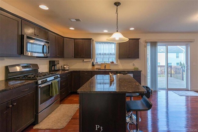 Building Photo - 867 S Fork Dr