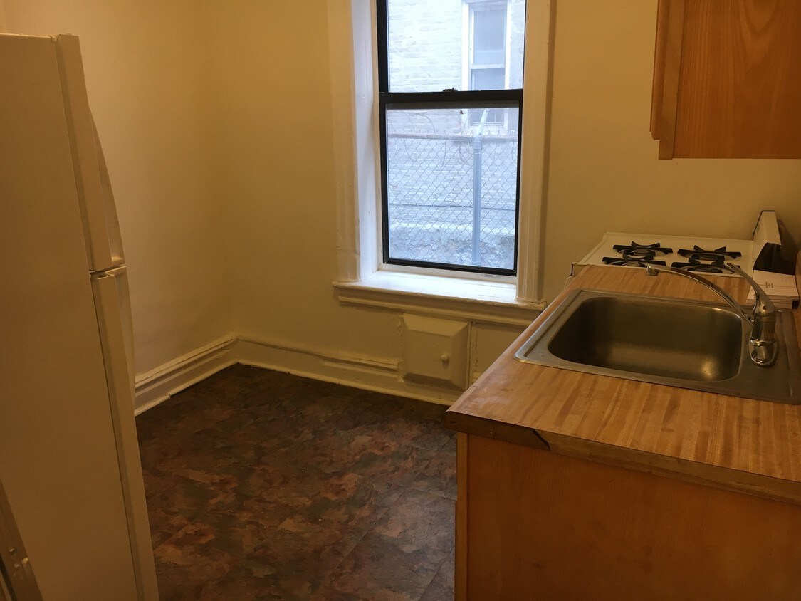 Primary Photo - 332 E 54th St