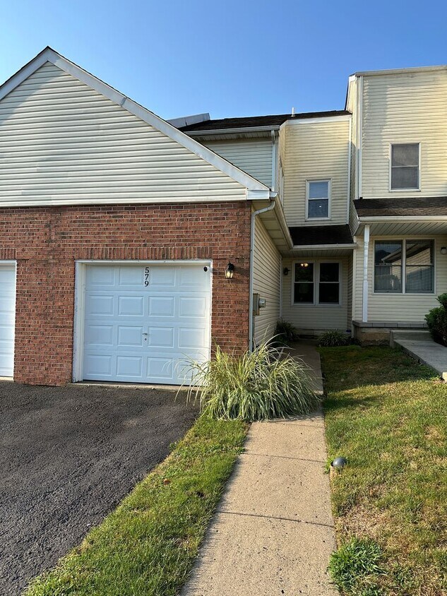 Primary Photo - Renovated 3 BR, 2.5 Bath w basement and ga...