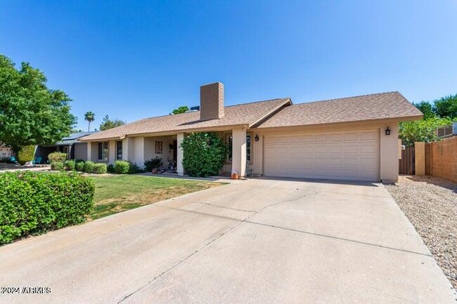 Building Photo - 2447 W Mandalay Ln