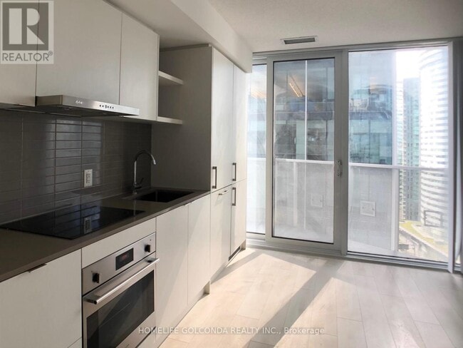 Building Photo - 100 Harbour St