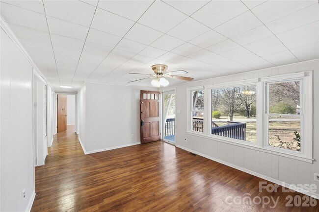 Foto del edificio - 214 Latta Ave