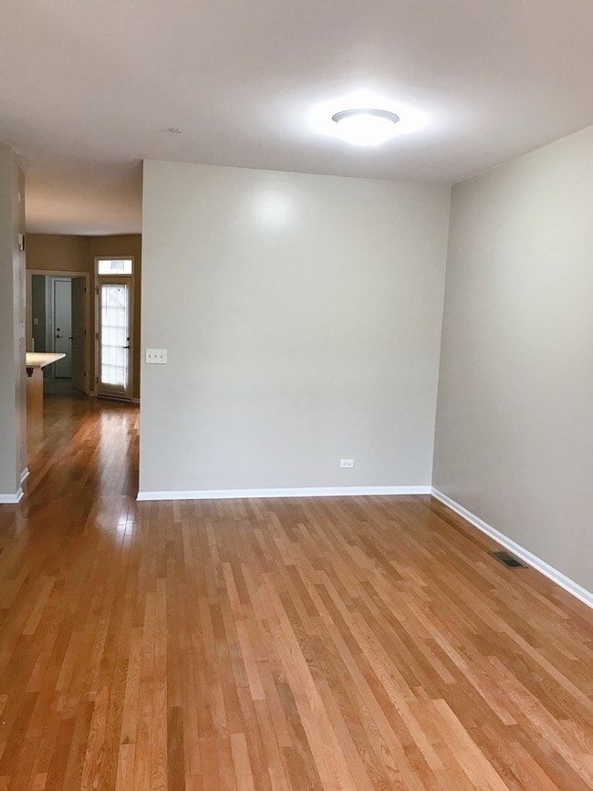 Building Photo - 2568 Waterbury Ln