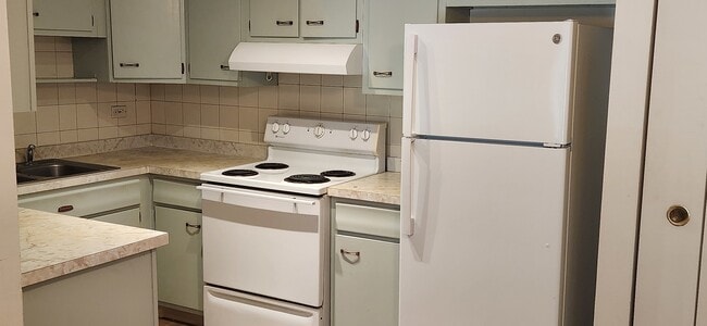 Building Photo - 2230 S Goebbert Rd