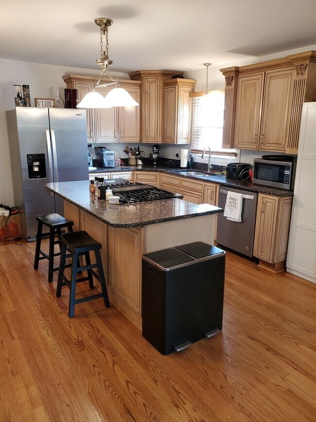 Building Photo - 5 Birch Ct