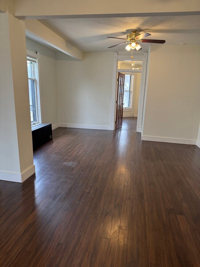 Foto del edificio - 832 Wealthy St SE