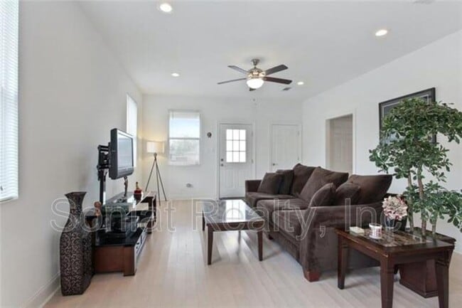 Building Photo - 4409 Jeanne Marie Pl