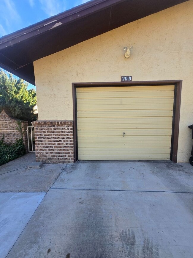 Building Photo - 20 Bent Tree Rd