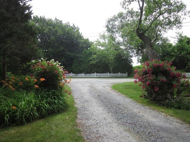 Building Photo - 457 Wild Harbor Rd