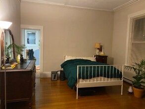 Building Photo - 254 Hope St