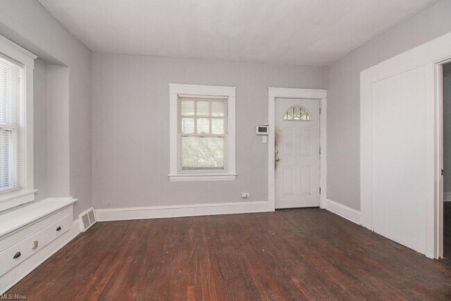Building Photo - 2766 E 119th St