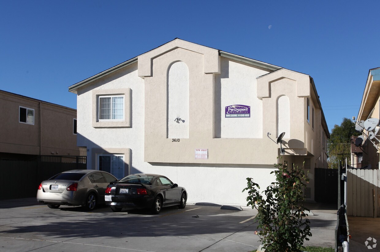 Building Photo - 3610 Van Dyke Ave