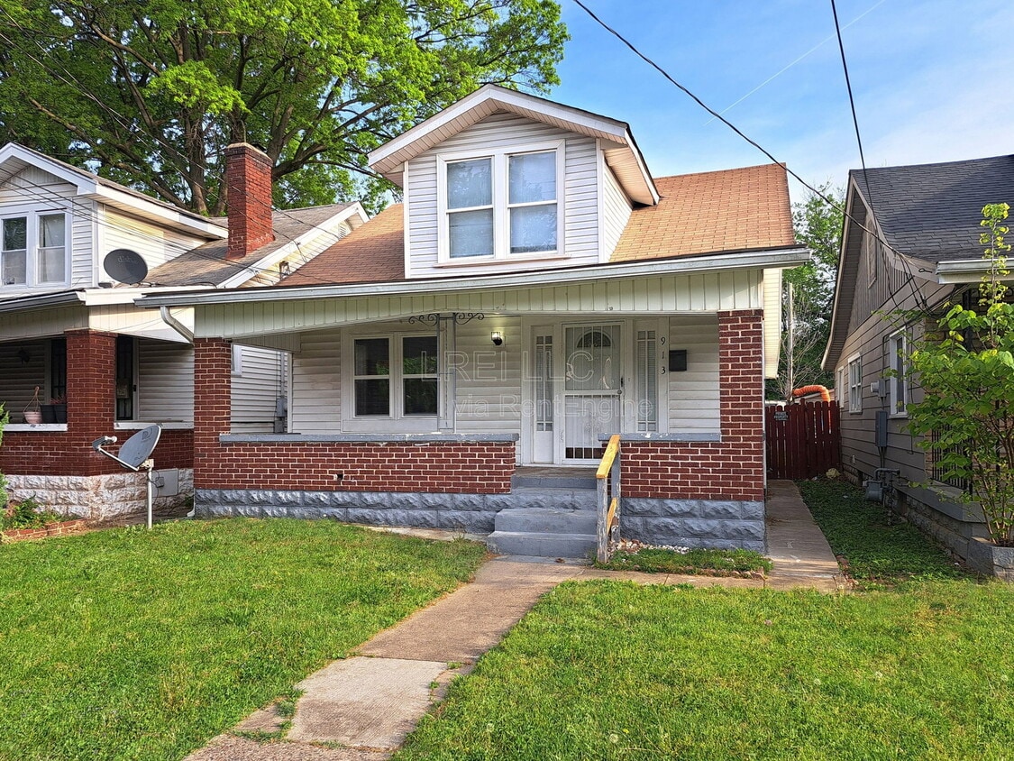 Photo - 913 Denmark Street