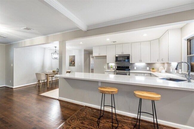 Foto del edificio - 2118 Lazybrook Dr