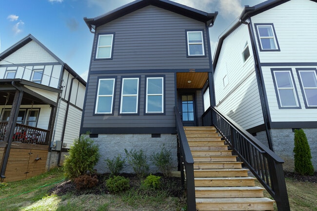 Building Photo - 5821 Maxon Ave