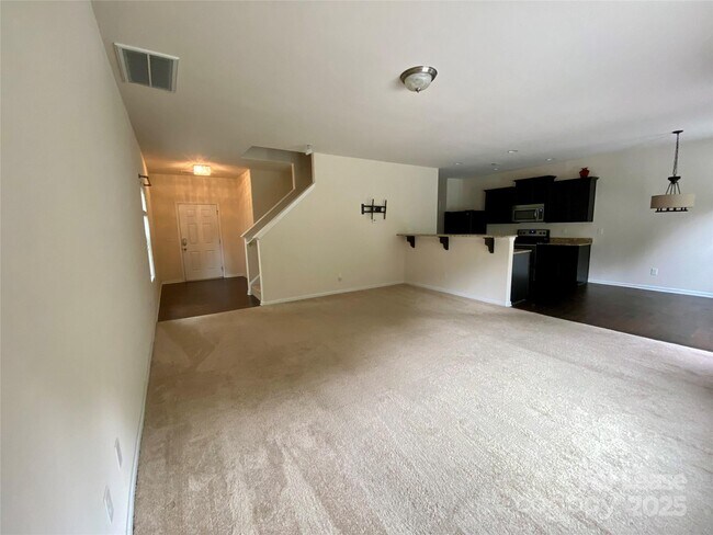 Foto del edificio - 3339 Silver Stream Rd