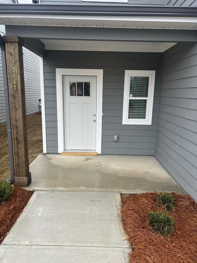 Building Photo - 2067 Firelight Way
