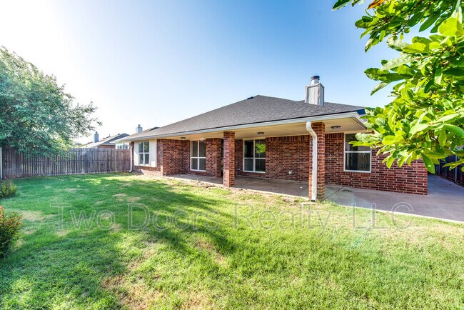 Building Photo - 541 SW 156th Ct