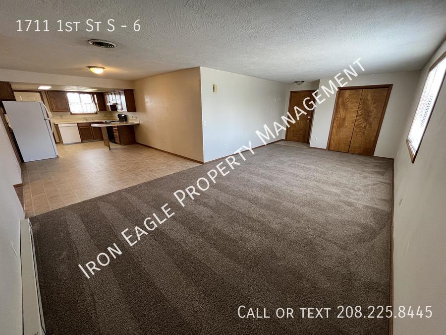 Primary Photo - 1711 1st St S
