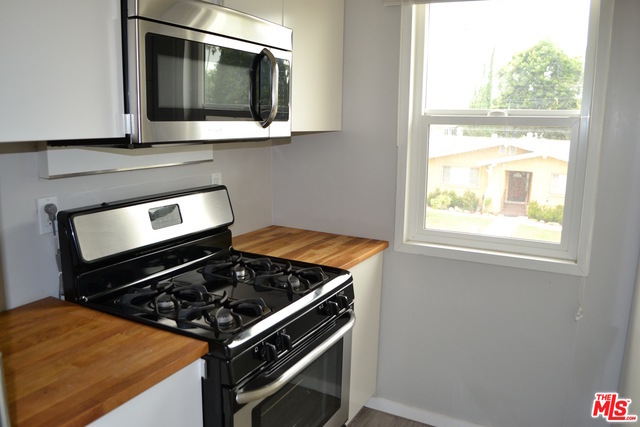 Building Photo - 206 N St Andrews Pl