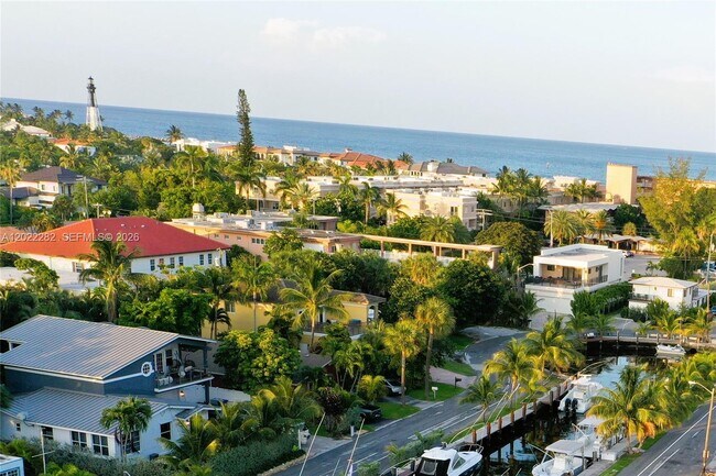 Foto del edificio - 3210 Canal Dr