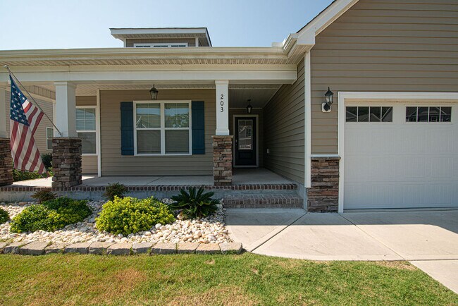 Building Photo - 203 Pastoral Ct