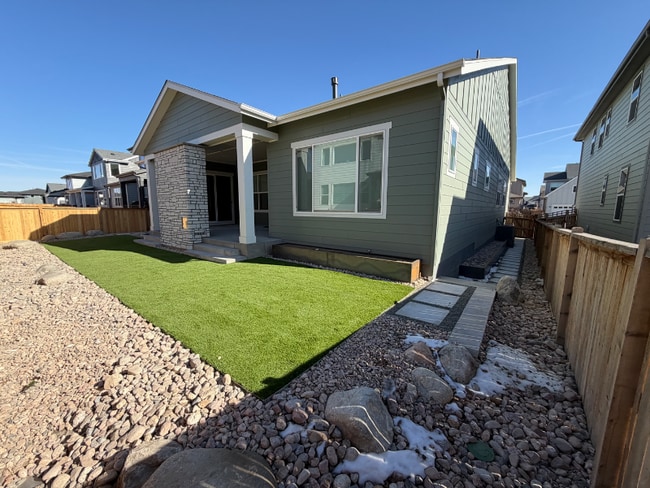 Foto del edificio - 4383 Shivaree St