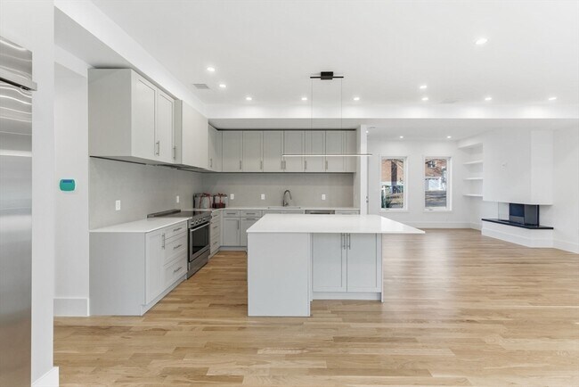 Foto del edificio - 82 Louise Rd