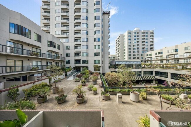 Foto del edificio - 601 Van Ness Ave