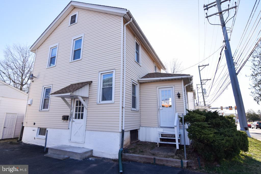 Primary Photo - 1071 W Bristol Rd