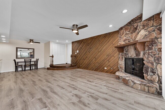 Foto del edificio - 500 Timber Ridge Dr