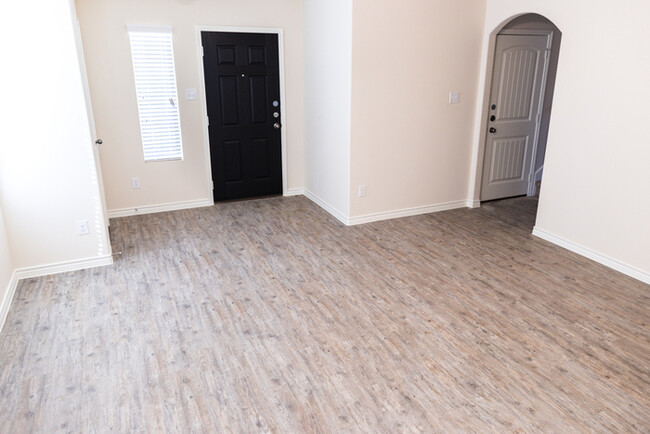 Building Photo - 1708 Bobolink
