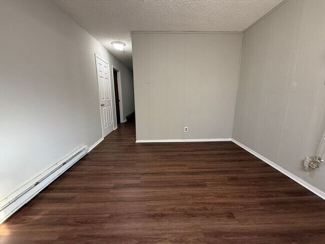 Foto del edificio - Just renovated!! Inglewood 1 bedroom duplex by park!! Pets okay!