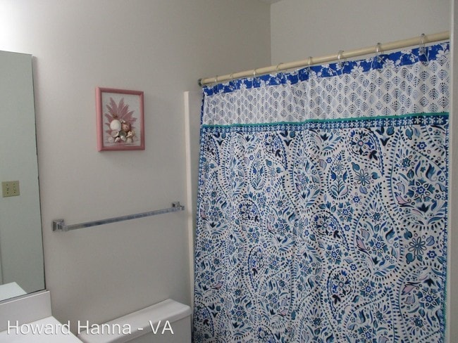 Building Photo - 116 69th St