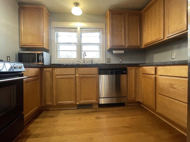 Foto del edificio - 5139 Beacon Hill Rd
