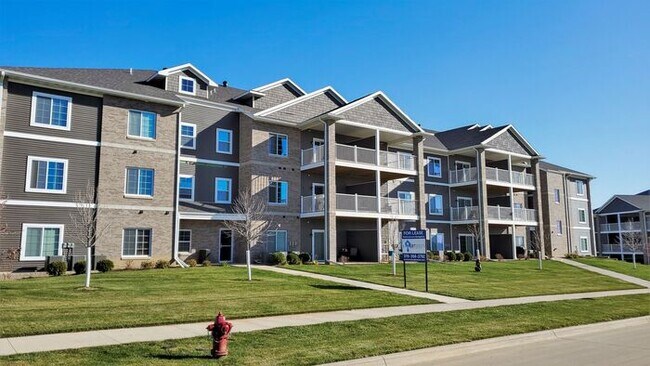 Foto del edificio - $1,770 | 2 Bedroom + Bonus Room, 1 Bathroom Condo | No Pets* | Available for August 1st, 2026 Mov...