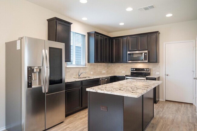 Building Photo - 10402 Abana Way