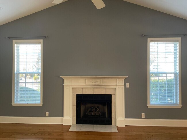Foto del edificio - 3 Bedroom 2 Bathroom with a  Bonus Room  House in Winding River Plantation