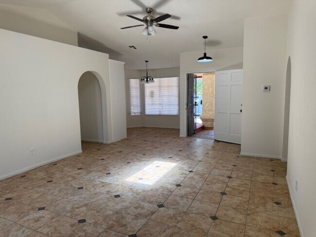 Foto del edificio - West Lancaster 3 Bedroom Home