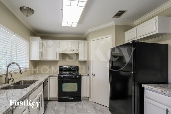 Foto del edificio - 12123 Flaxen Dr