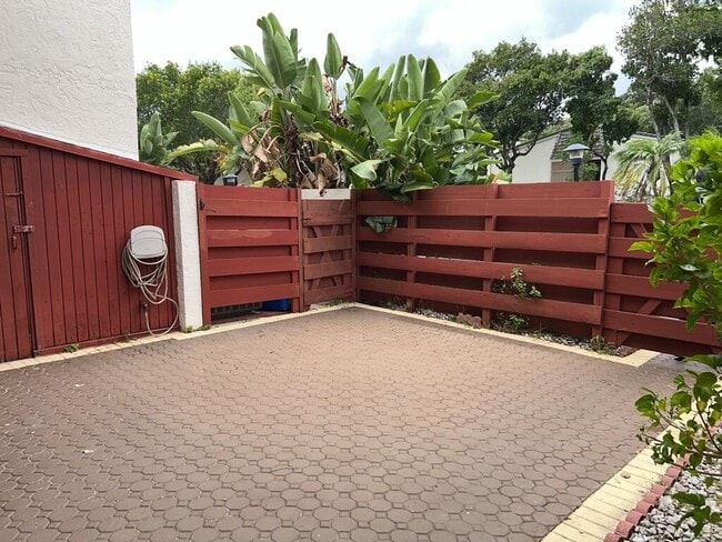 Building Photo - 3094 Bermwood Ln