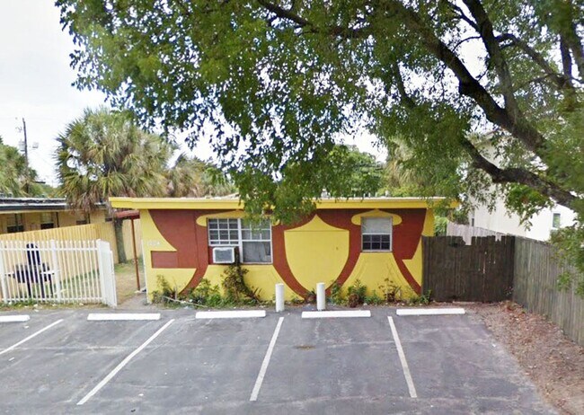 Building Photo - 1224 NW 3rd St