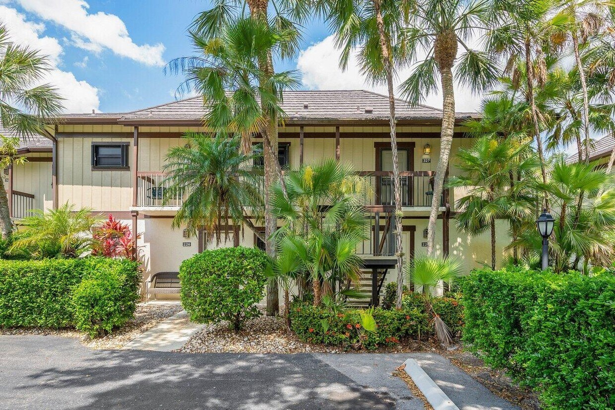13334 Polo Club Rd Unit 326, Wellington, FL 33414 Condo for Rent in