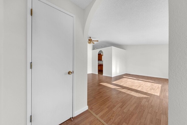 Building Photo - One Level Home in Stead