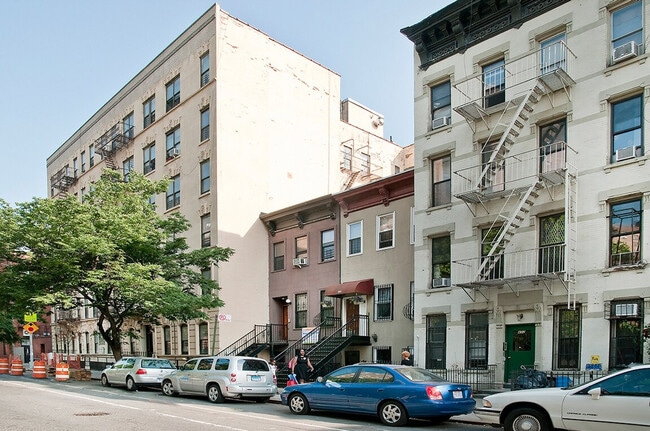 Building Photo - 2370 1st Ave