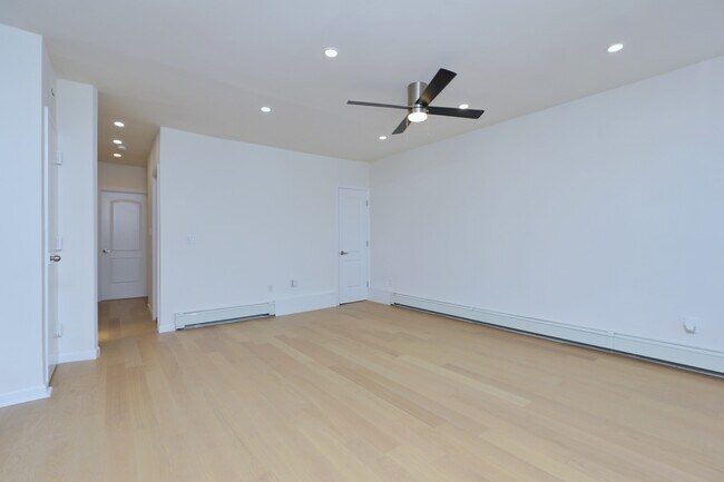 Building Photo - 2076 Coyle St