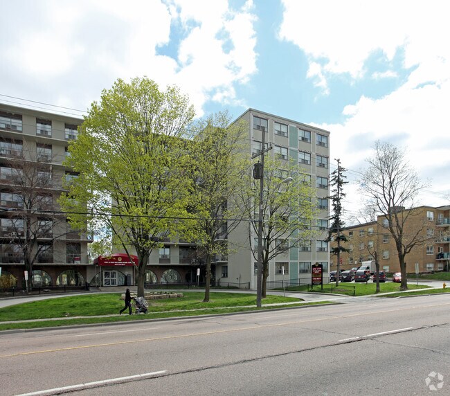 Photo du bâtiment - Victoria Park Apartments