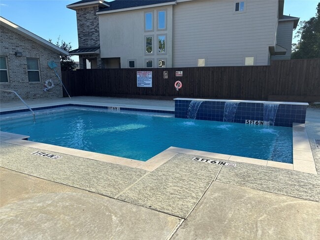 Building Photo - 504 Nursery Rd