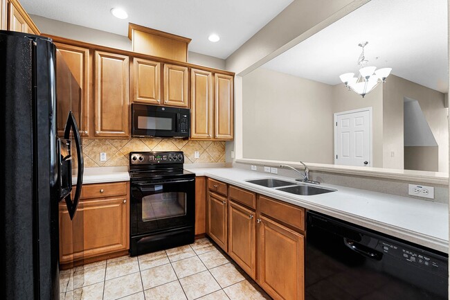 Foto del edificio - Beautiful 3/2/1 Large Apopka Townhome