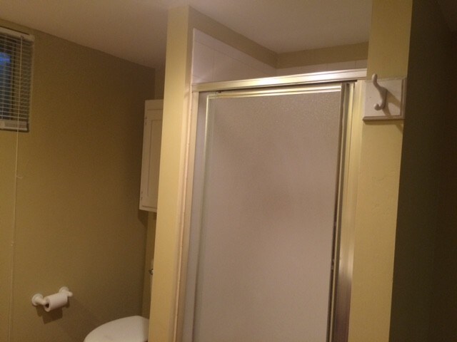 Ducha - 104 NW Briarcliff Rd